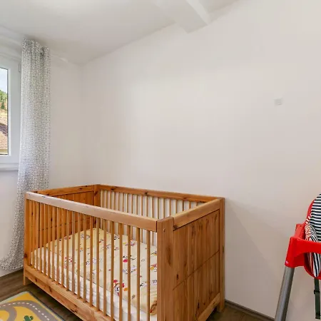 Lovely With Large Balcony In Mitteltal In The Black Forest شقة بيرسبرون