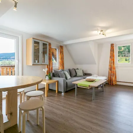 Lovely With Large Balcony In Mitteltal In The Black Forest شقة بيرسبرون